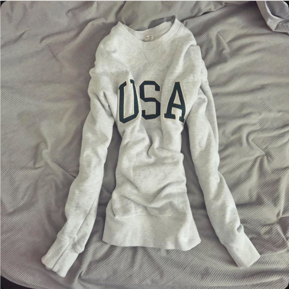 Brandy Melville USA Sweatshirt